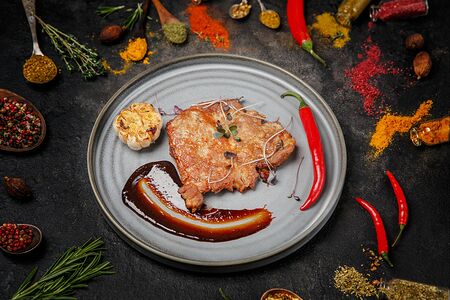 Стейк из cвинoй шеи