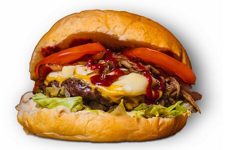 Бургер Брусничный Сулугуни