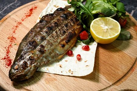 Форель радужная на мангале