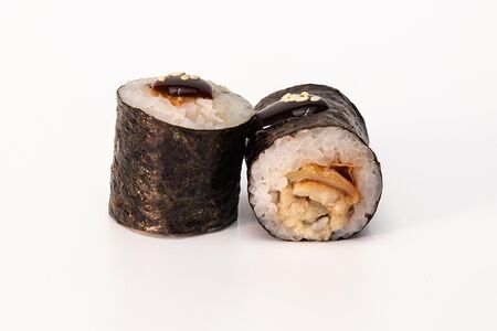 Маки с угрём