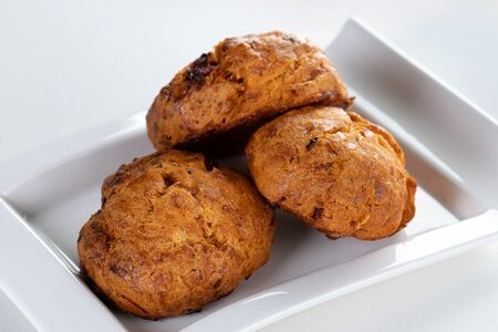 Сырное печенье с вялеными томатами