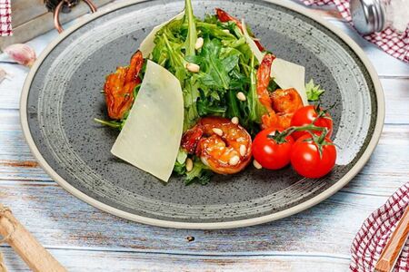 Руккола с креветками