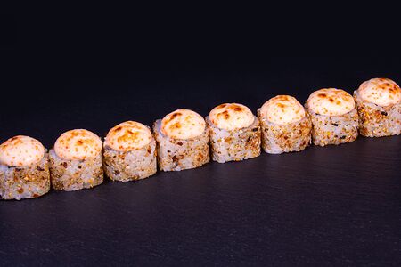 Ролл Запечённый лосось