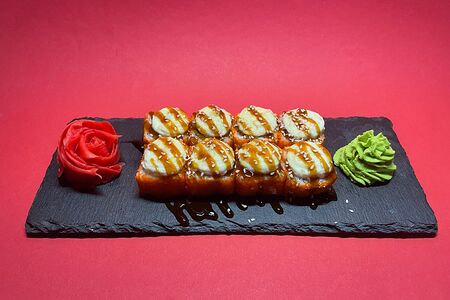 Запечённый ролл с крабом