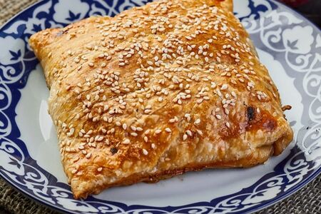 Самса слоеная с курицей