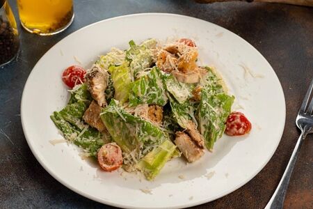 Цезарь с курицей