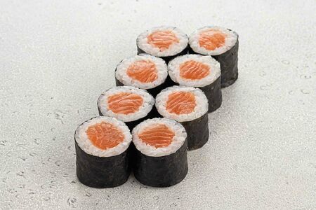 Миниролл с лососем (8 шт)