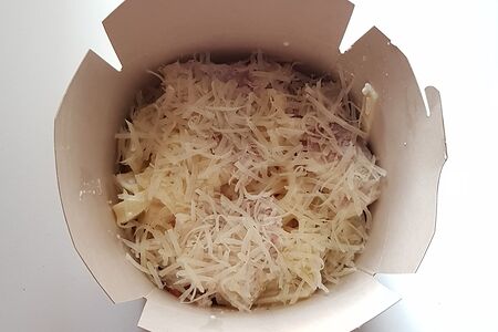 Паста с ветчиной и грибами