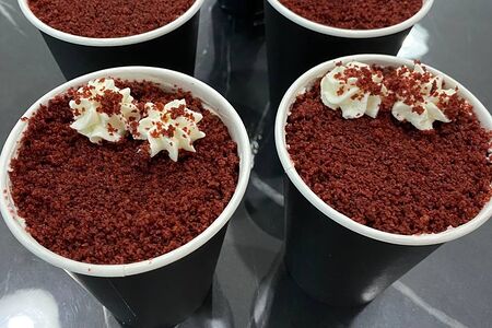 Торт в стакане Красный бархат