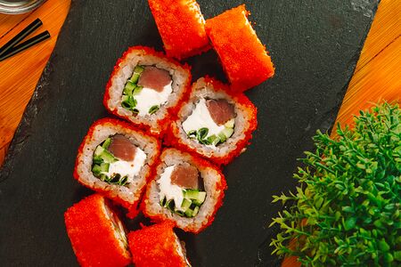 Калифорния с тунцом