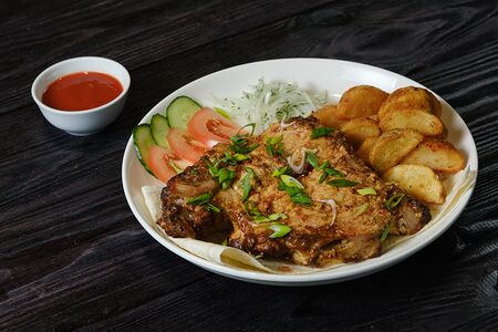 Свиная корейка с картофелем по-деревенски