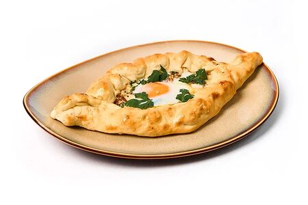 Хачапури по-аджарски с мясом и кинзой