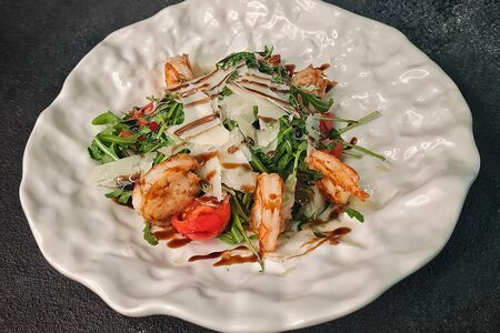 Гамбретто с тигровыми креветками и рукколой