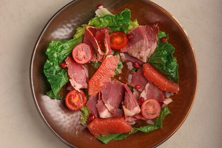 Салат с грудинкой из мраморной говядины