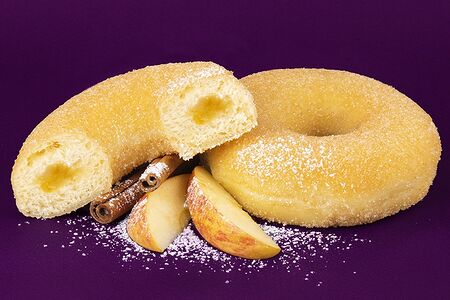 Пончик СиннамонДон с яблочной начинкой и корицей