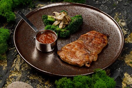 Куриная отбивная с брокколи