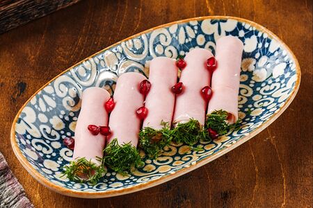 Рулетики из ветчины с сыром