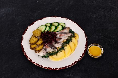 Закуска из селедочки и овощей (по рецепту Булгакова)