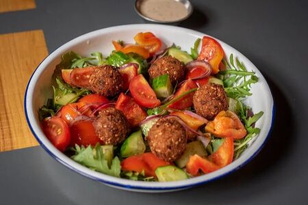 Фалафель с овощами