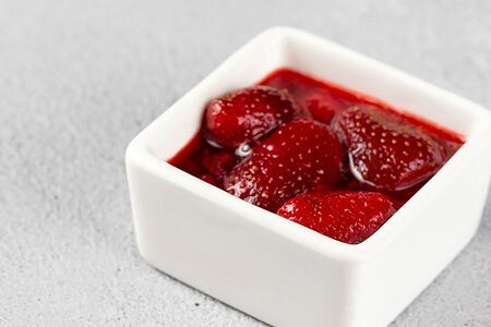 Клубника, протёртая с сахаром