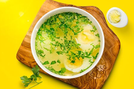 Бульон куриный с курой и яйцом