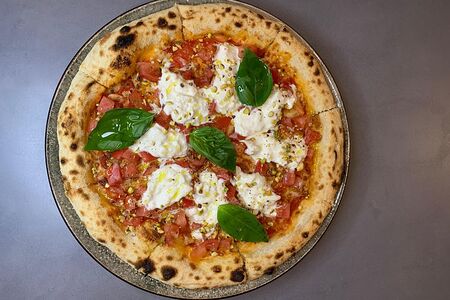 Пицца со страчателлой