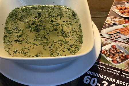 Куриный бульон с укропом