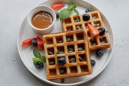 Вафли сладкие с топпингом