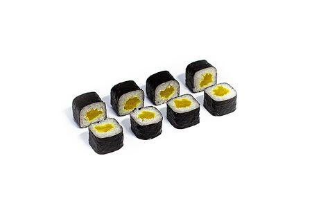 Маки с дайконом