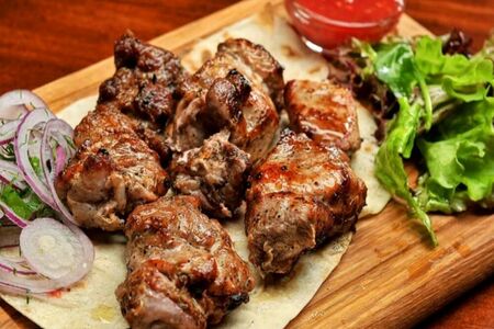 Шашлык из cвинoй шейки