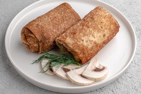 Блины с курицей и грибами