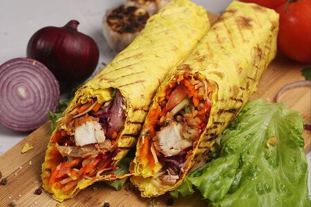 Шаурма в сырном лаваше