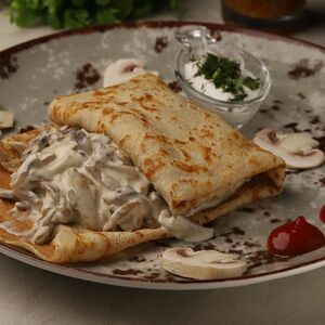 Блин с грибами