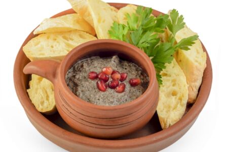 Икра грибная с хлебом пури