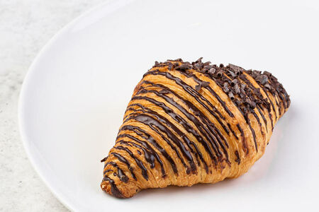 Круассан с шоколадным кремом