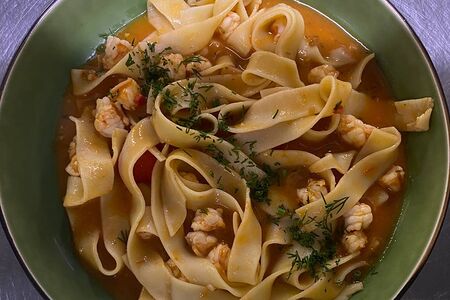 Тельятелли с креветками и томатами