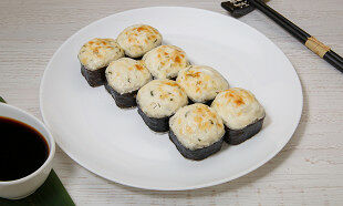 Ролл запеченный с окунем