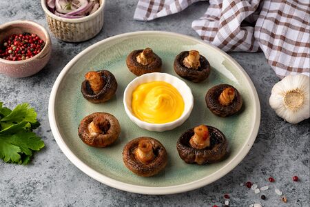 Шампиньоны запеченные