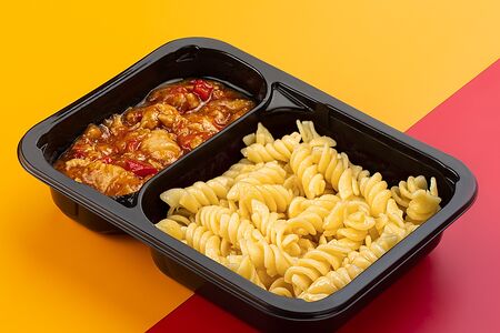 Макароны с подливой из курицы