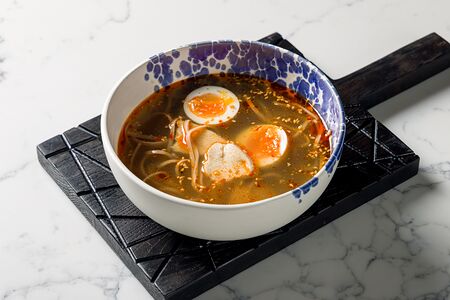 Азиатский куриный суп с лапшой