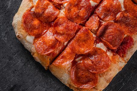 Пеперони с острым мёдом