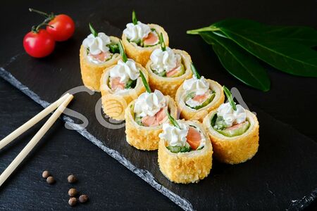 Тортилья темпура с копчённой сёмгой