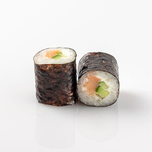 Мини-ролл с копченым лососем