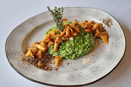 Ризотто со шпинатом и лисичками