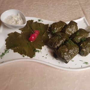 Долма в винoградных листьях