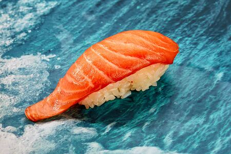 Суши Лосось