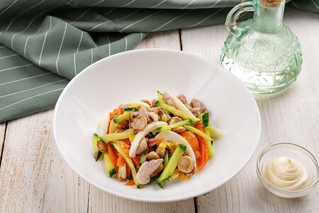 Салат теплый со свининой