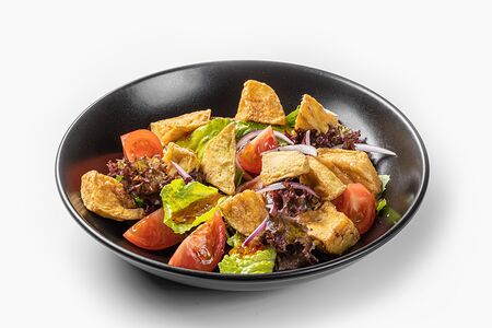 Салат с хрустящими баклажанами и томатами