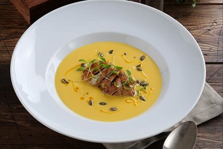 Крем-суп из медовой тыквы с цыпленком