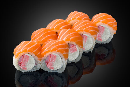 Ролл Филадельфия с креветкой (лосось с трех сторон) 8 шт